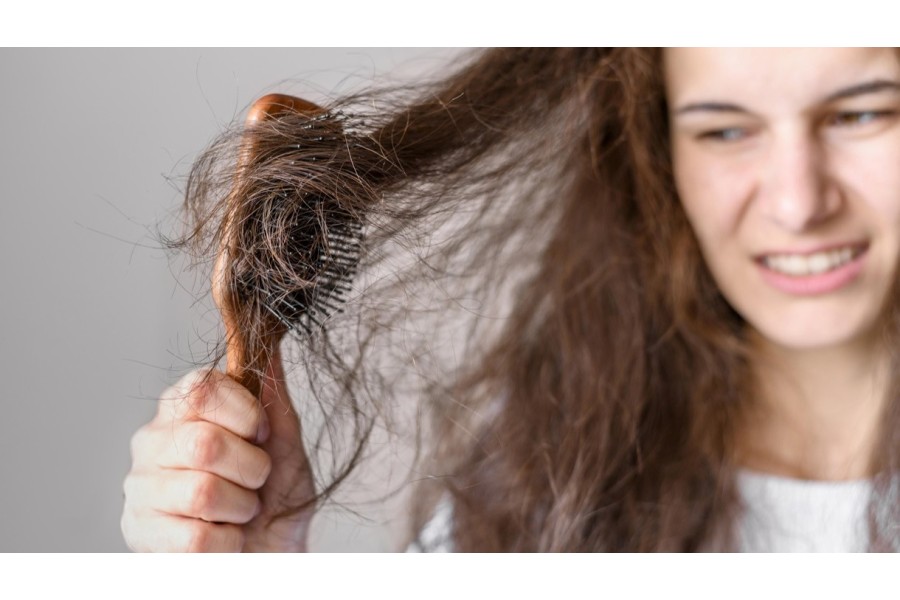 ARE YOU DRYING YOUR HAIR THE RIGHT WAY?